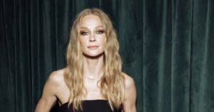 Светлана Ходченкова восхитила фанатов фигурой в мокром платье на отдыхе