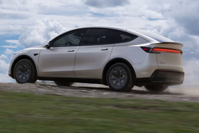 Tesla Model Y L: официальная премьера удлиненной версии