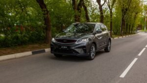 ТОП-10 самых популярных автомобилей в России в августе