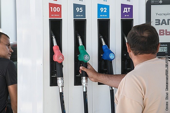 Цены на бензин бьют рекорды второй день подряд
