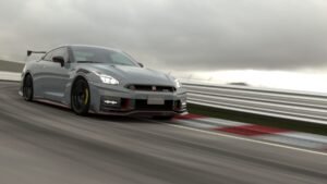 В России назвали число проданных спорткаров Nissan GT-R