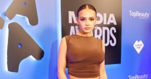 Валя Карнавал показала идеальную фигуру в бикини и шортах