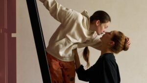 Варвара Исакова показала редкое фото с дочерью после смерти отца