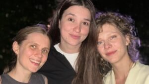 Звезды «Папиных дочек» воссоздали фото 20-летней давности