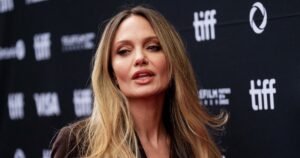 Анджелина Джоли эмоционально о маме: борьба с раком