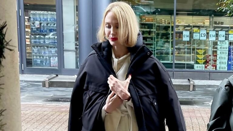 Анджелина Джоли удивила фанатов новой стрижкой ради роли в кино