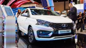 АвтоВАЗ раскрыл стоимость ТО новой LADA Iskra: суммы впечатляют
