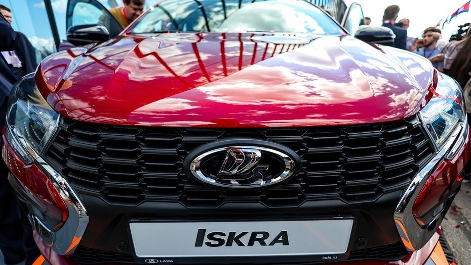 АвтоВАЗ запустил сборку LADA Iskra на заводе в Петербурге