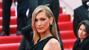 Белла Хадид борется с болезнью Лайма: новое фото