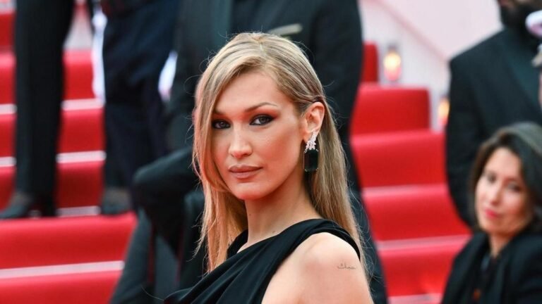 Белла Хадид борется с болезнью Лайма: новое фото