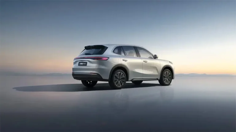 Белоруссия обгоняет российский автопром: Belgee X80 PHEV против АвтоВАЗ