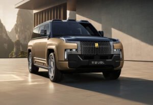 BYD YangWang U8L: роскошный внедорожник с 1180 л.с. и разгоном до «сотни» за 3,5 секунды
