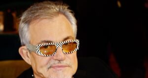 Дмитрий Дибров попал в скандал из-за поведения с девушкой без белья