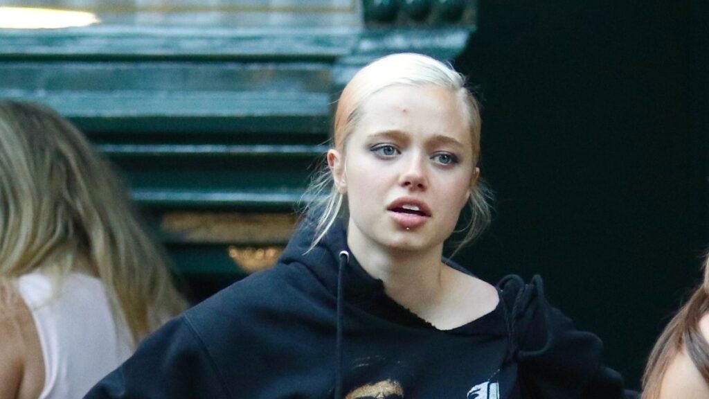 Дочь Анджелины Джоли удивила новым имиджем с пирсингом