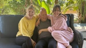 Дочь Брюса Уиллиса поделилась трогательным фото с тяжелобольным отцом