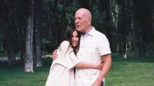 Дочь Брюса Уиллиса посетила мать актера перед ее 90-летием