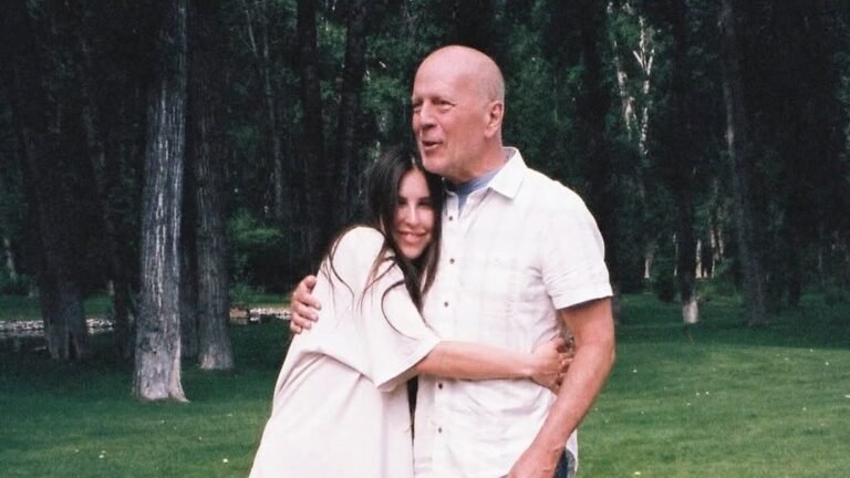 Дочь Брюса Уиллиса посетила мать актера перед ее 90-летием