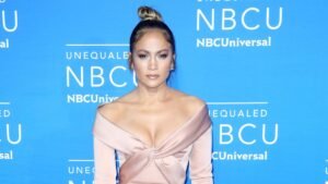 Дженнифер Лопес с сыном Бена Аффлека и дочерью появилась на публике