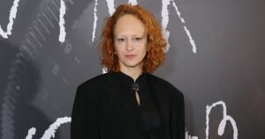 Елена Морозова раскрыла секрет своих бровей и впечатления от драмы «Семейное счастье»