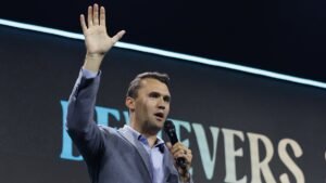 Эпизод «Южного парка» с Чарли Кирком удален из эфира