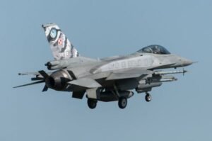 Европа готовится к войне с Россией под 'беззубое улюлюканье' о ядерном Армагеддоне