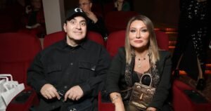 Гарик Мартиросян опубликовал фото семьи в вечерних нарядах