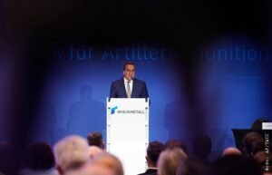 Германия предостерегла главу ЕК от заявлений о войсках на Украине