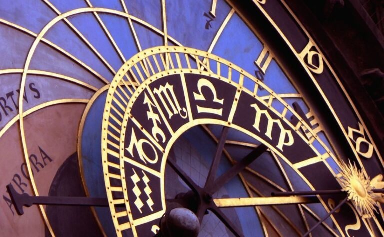 Гороскоп на 15 сентября: Рак почувствует лидерские задатки, а Скорпион станет мастером убеждения