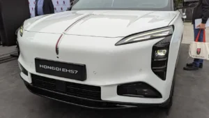 Hongqi наступает: 15 электрокаров и 200 дилеров в Европе