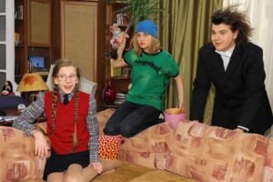 Илья Полежайкин: как сценарист «Папиных дочек» стал именем-пасхалкой