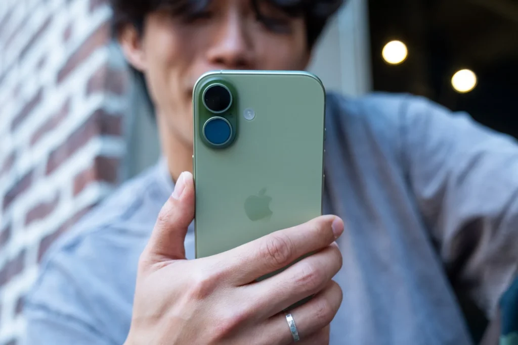 iPhone 17 подешевел, но есть альтернативы: что выбрать?