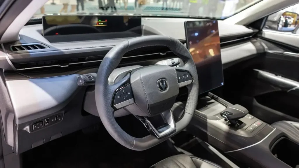 Какие автобренды в РФ продают прошлогодние машины