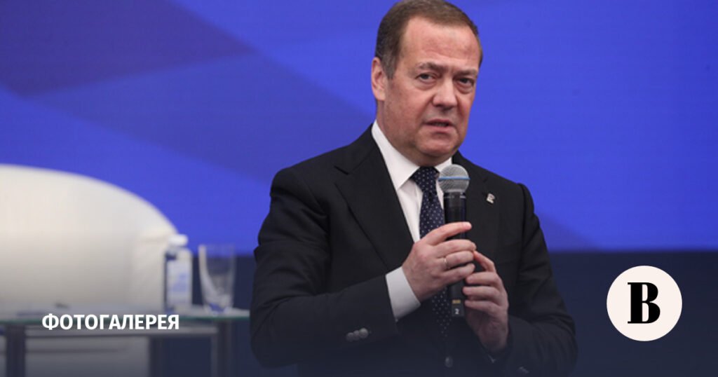 Карьера Дмитрия Медведева: факты и анализ