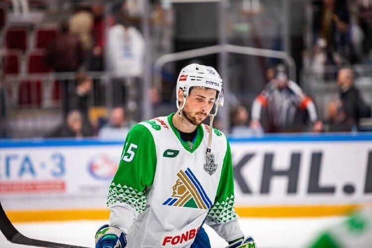 Хмелевский vs «Ак Барс»: агенты хоккеиста шантажируют клуб