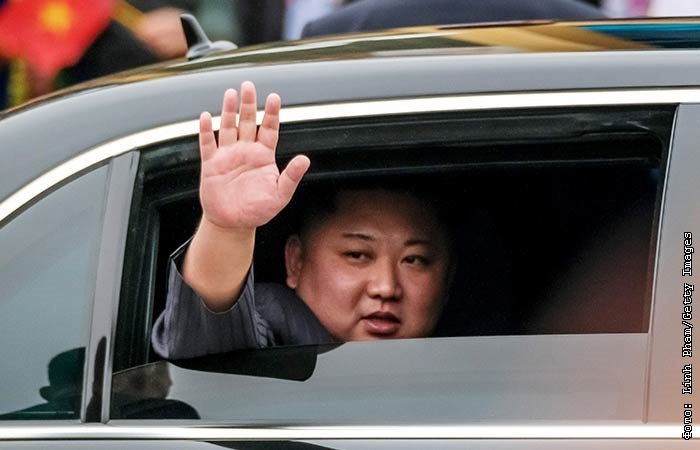 Ким Чен Ын начал визит в Китай на поезде