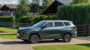 Кроссовер Tenet T8: конкуренты и характеристики