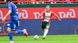 Кузьмичев: переговоры о контракте Баринова не повлияют на его игру