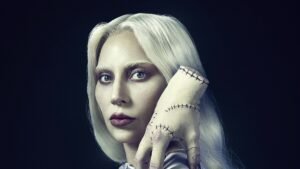 Леди Гага и Тим Бертон создали мистический клип для сериала «Уэнздей»
