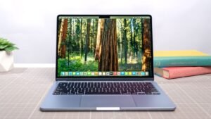 Лучший MacBook 2025 года: MacBook Air 13 M4 по аномально низкой цене