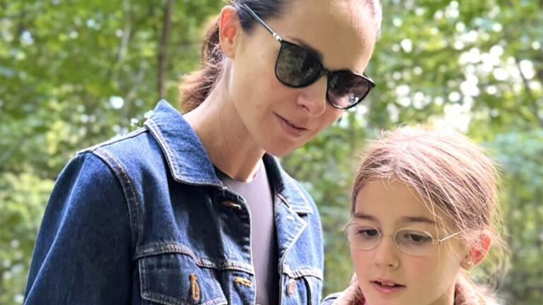 Марина Александрова и ее повзрослевшая дочь появились на публике