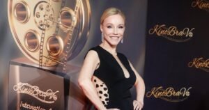 Марина Зудина отмечает 60-летие в Риме с дочерью