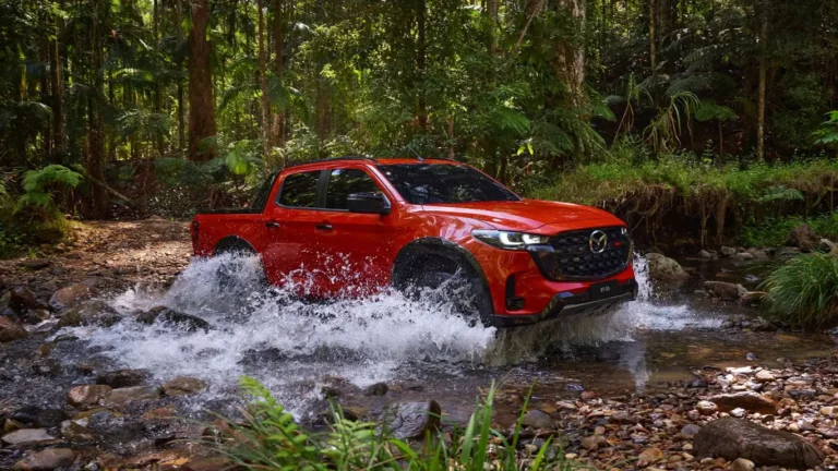 Mazda BT-50 2026: новый турбодизель делает пикап мощнее и экономичнее