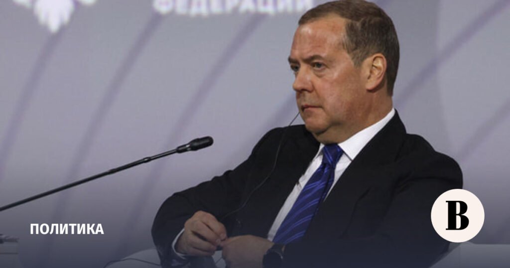 Медведев: Россия может потребовать от Финляндии репарации за ущерб