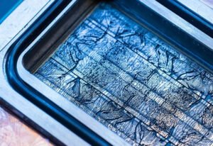 Microsoft тестирует охлаждение чипов через микроканалы в кремнии