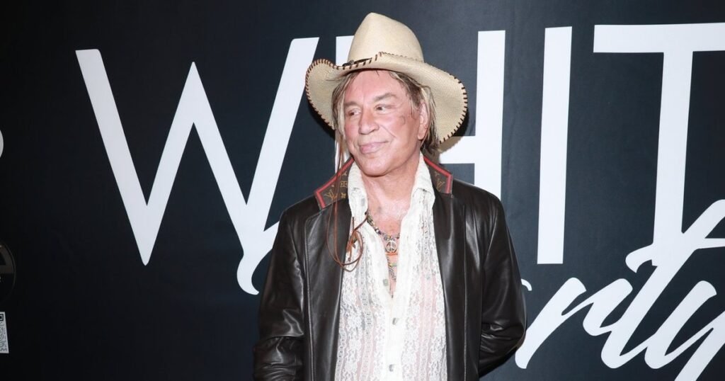 Микки Рурк в 72 года: новые снимки поразили фанатов