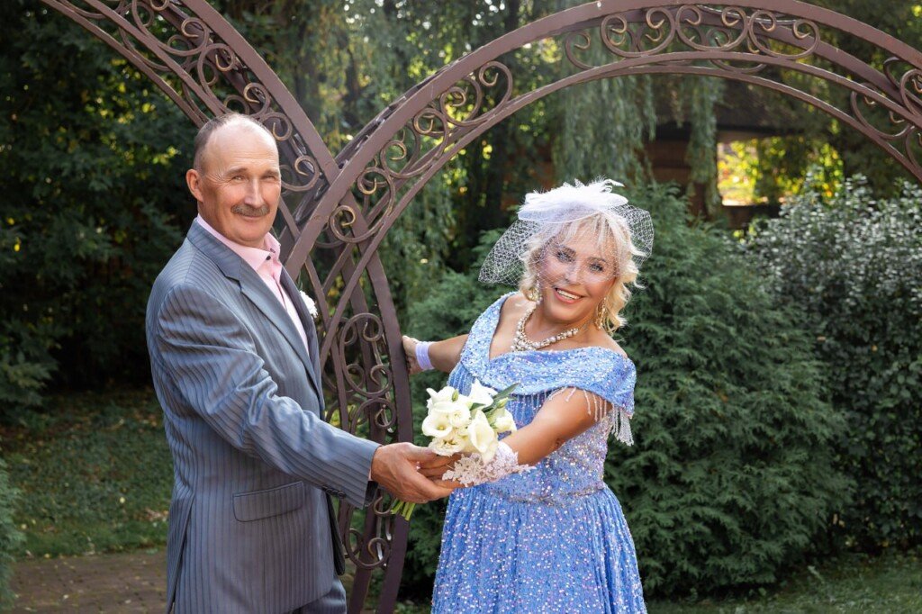 Мила Милтон снова в центре внимания: свадьба в 60 лет