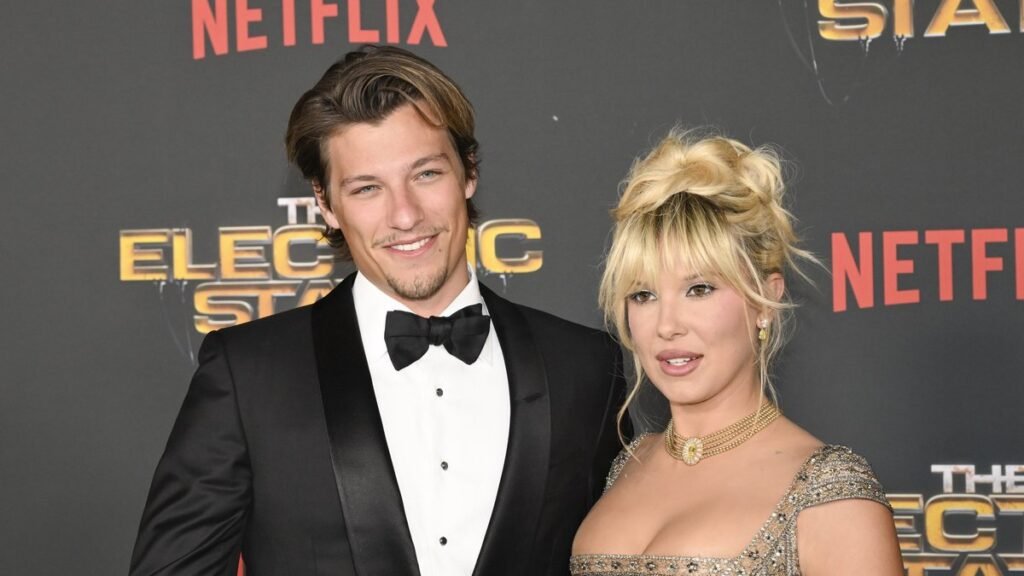 Милли Бобби Браун поделилась фото с приемной дочерью на фоне жизни на ферме