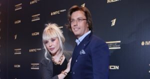 Муж Аллы Пугачевой подвергся критике за роскошные украшения