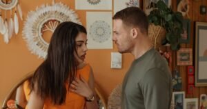 Названа дата премьеры сериала «Сердцебиение» с Керемом Бюрсином в России