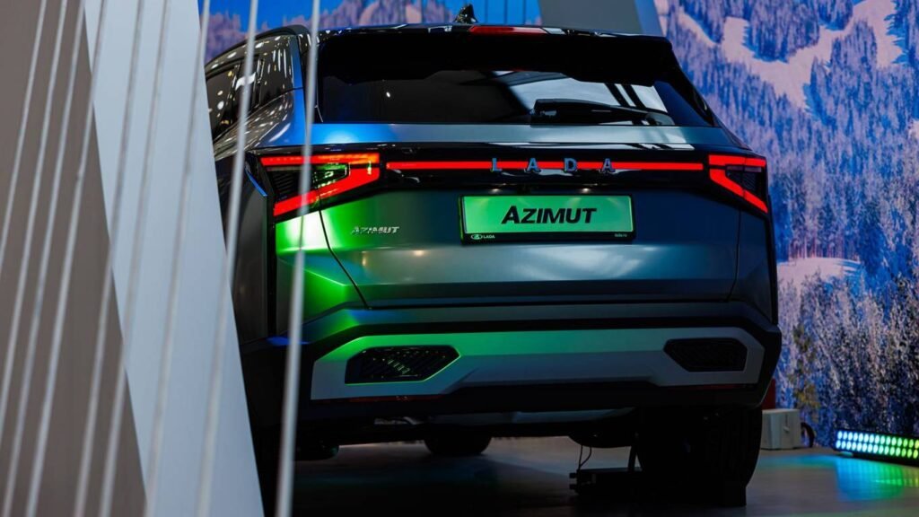 Новый кроссовер Lada Azimut: раскрыты детали и характеристики